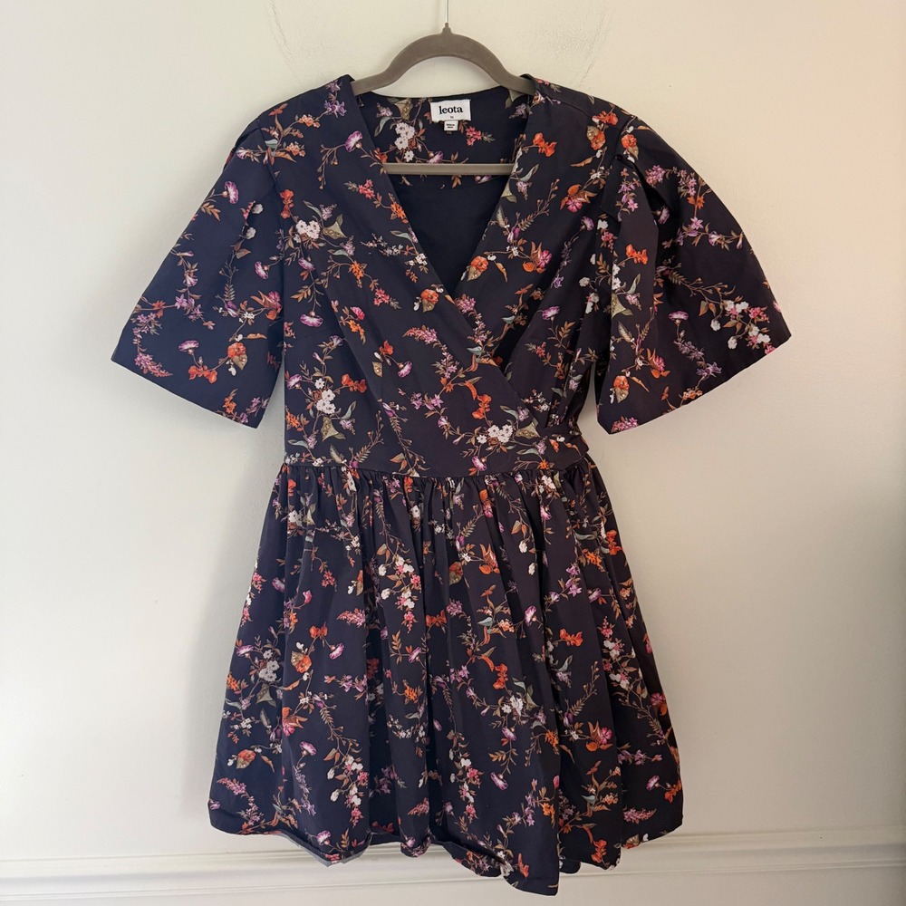 Leota women's Navy Blue Floral‎ Flutter Sleeve Wrap Mini Dress size 1x